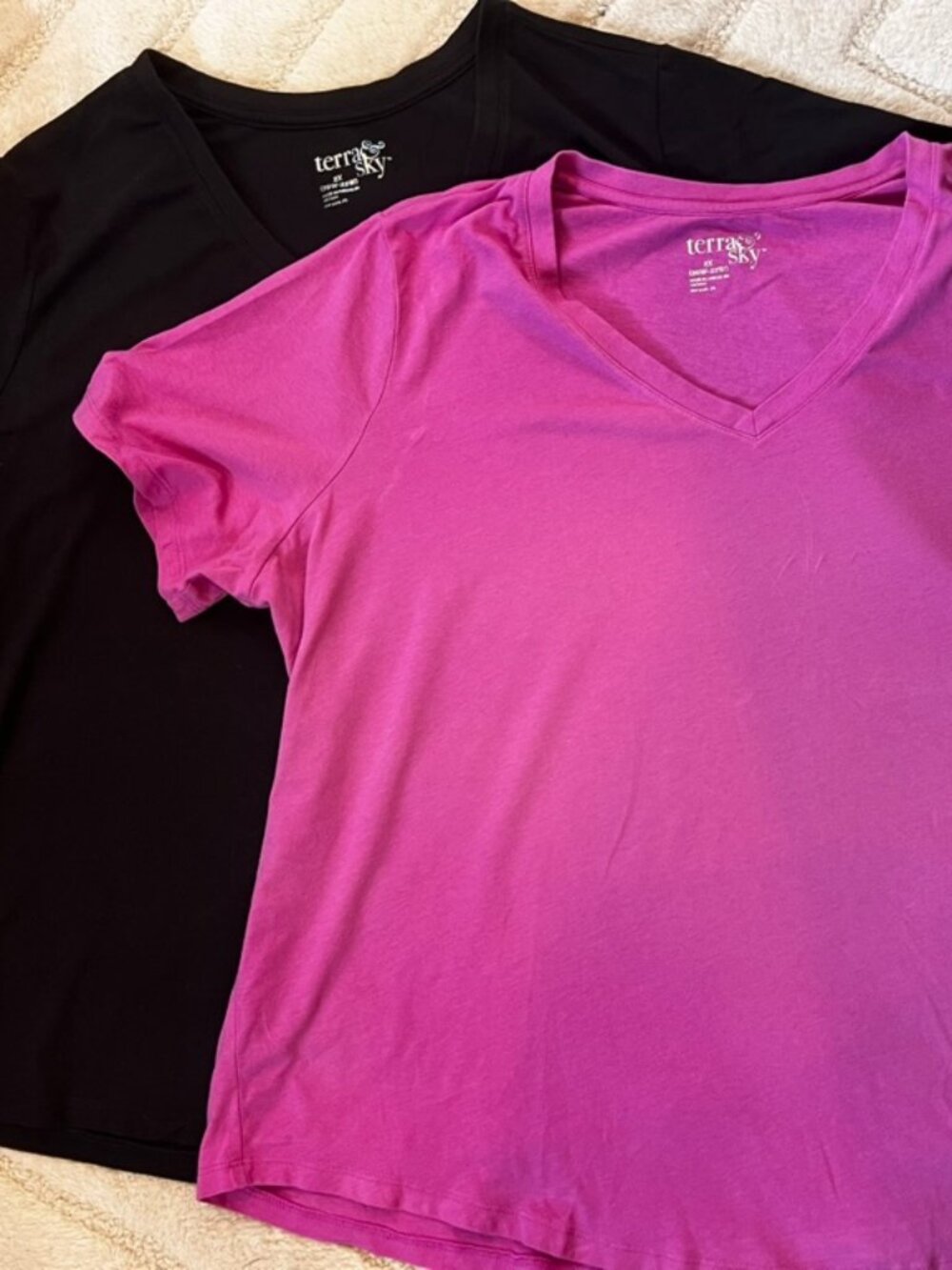 2 Tees! Size 2X Terra & Sky V-Neck SS